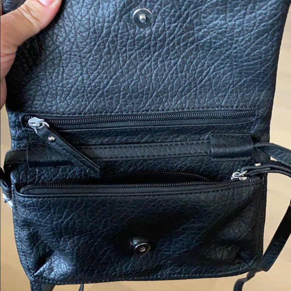 Kenneth Cole Reaction small crossbody bag - Picture 4 of 5